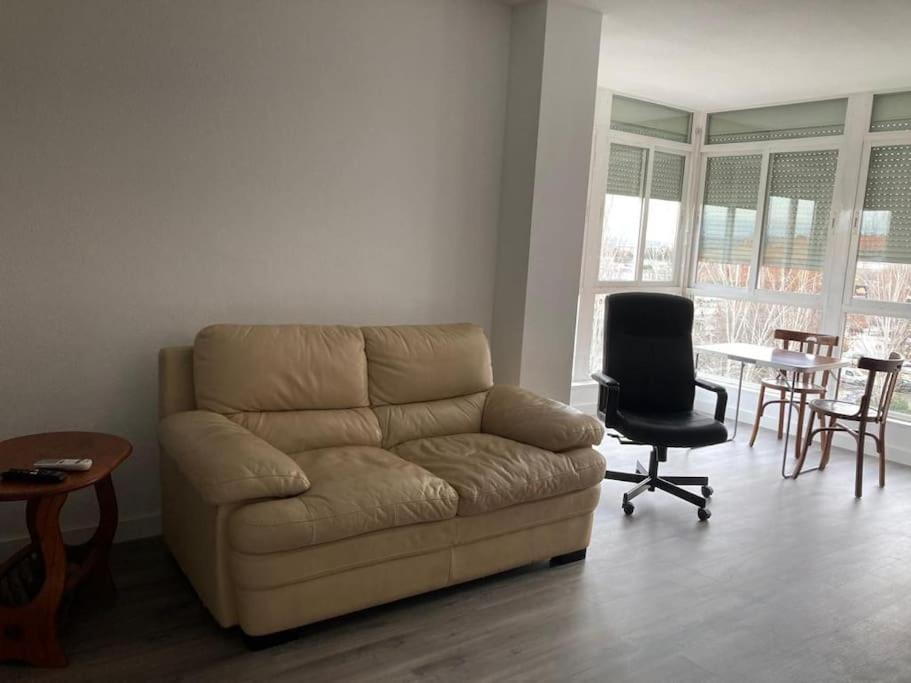 Ferienwohnung Silencioso, Luminoso Y Familiar Apartamento Madrid Exterior foto